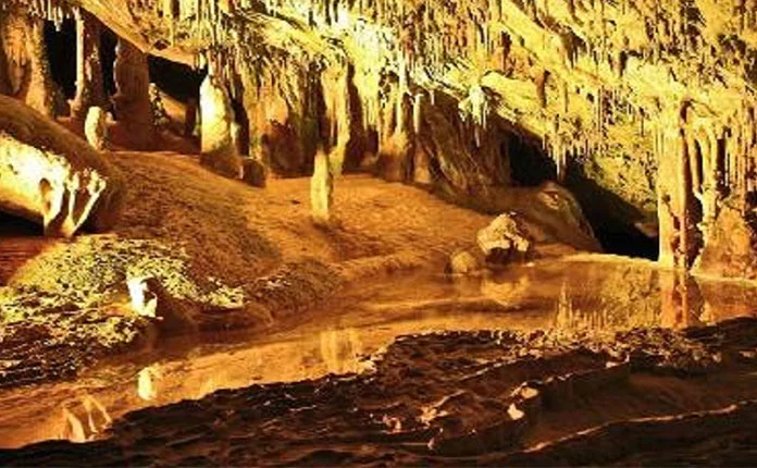 Al Valley cave